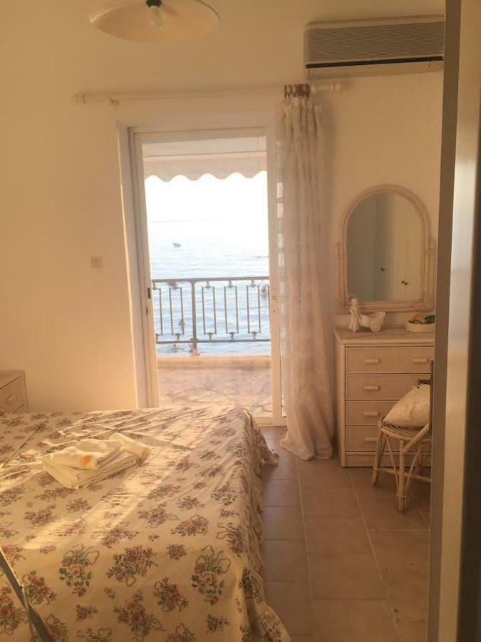 Seafront Maisonette In Fourka Dış mekan fotoğraf