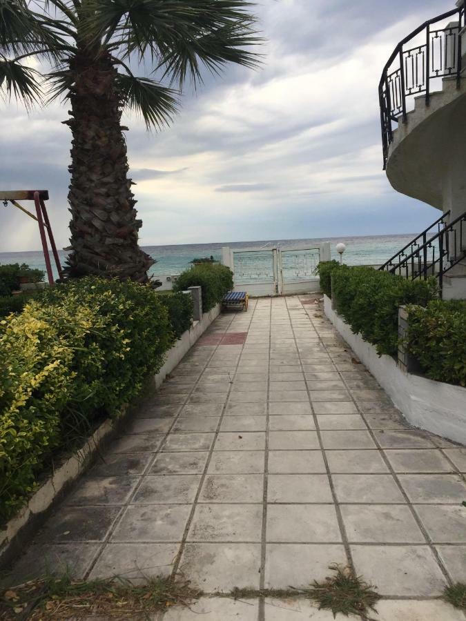 Seafront Maisonette In Fourka Dış mekan fotoğraf