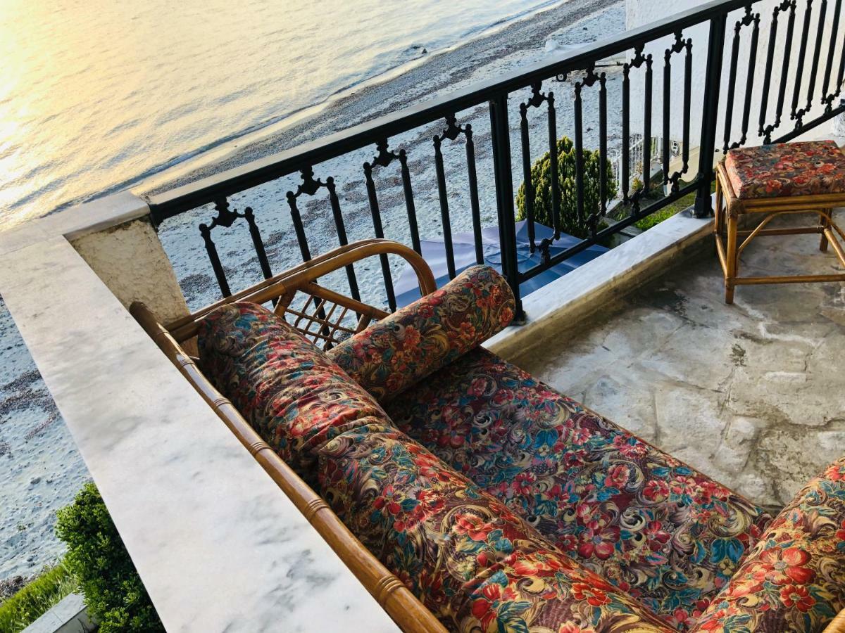 Seafront Maisonette In Fourka Dış mekan fotoğraf