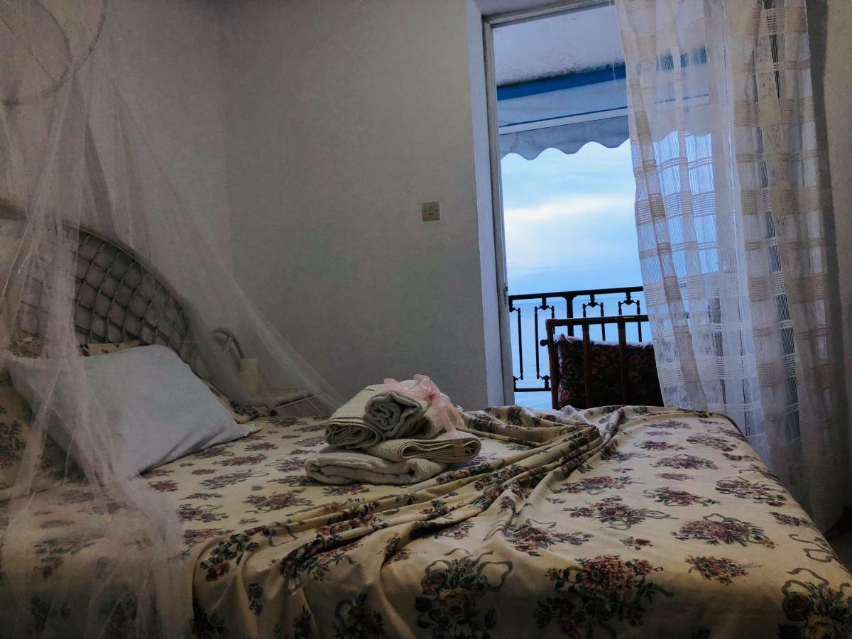 Seafront Maisonette In Fourka Dış mekan fotoğraf
